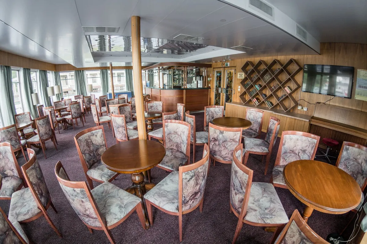 Сравнение теплоходов для речного круиза 2026: какой лучше выбрать