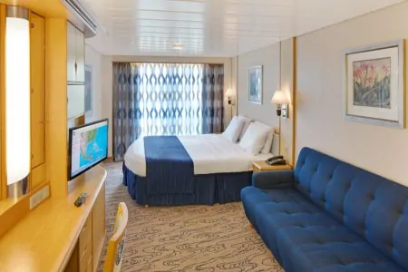 С балконом Superior Ocean View Stateroom with Balcony (6B)