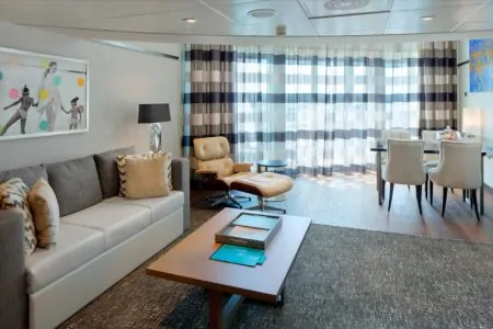 Сьют с балконом Owner's Loft Suite with Balcony (OL)