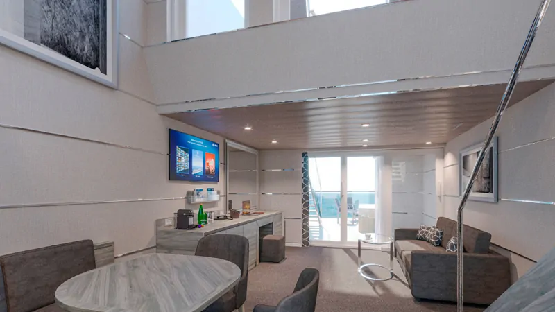 Сьют Duplex с джакузи Yacht Club (YJD)