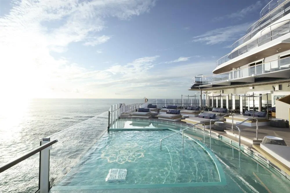 Atoll Pool & Bar