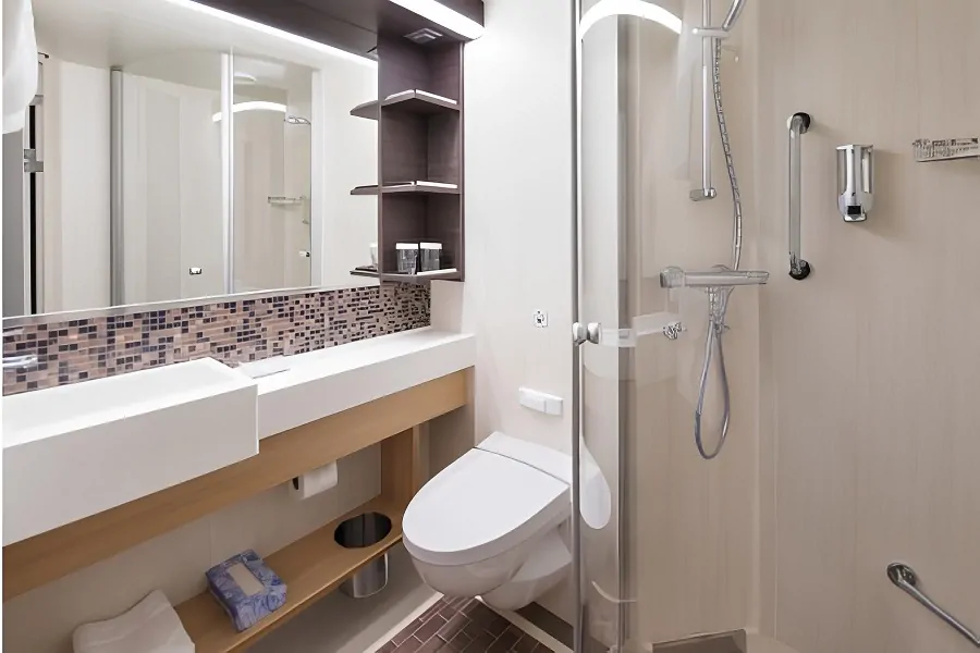 Внутренняя Spacious Interior (1R)