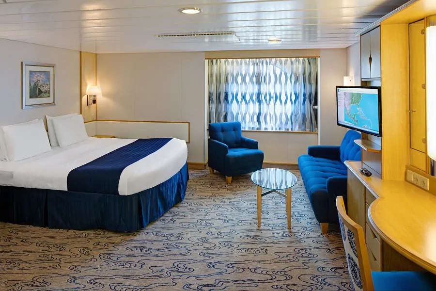 С окном Ultra Spacious Ocean View Stateroom (1K)
