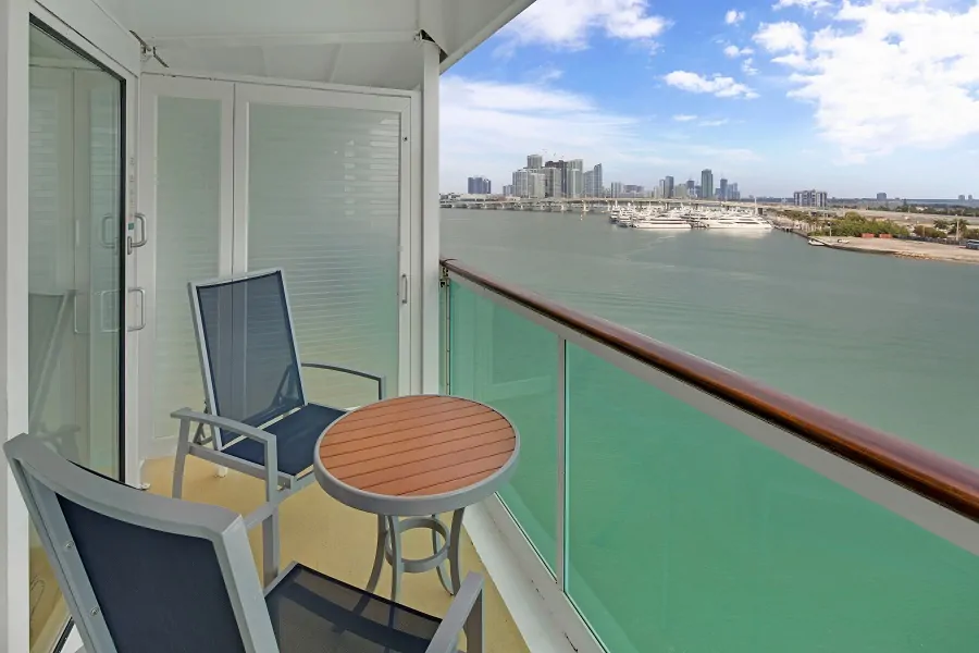 С балконом Ocean View with Balcony (2D)