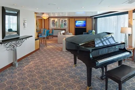 Сьют с балконом Royal Suite with Balcony (RS)
