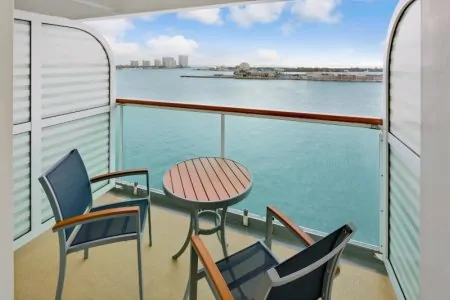 С балконом Connecting Oceanview Balcony (CB)