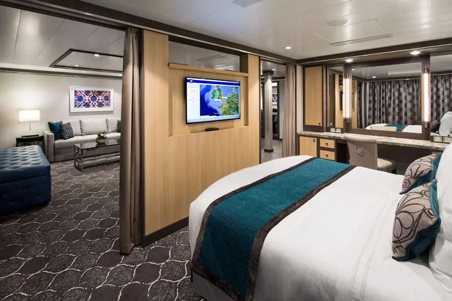 Сьют Owner's Suite with Balcony (OS)