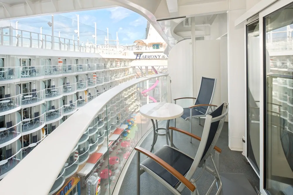 С балконом Boardwalk View Stateroom with Balcony (4I)