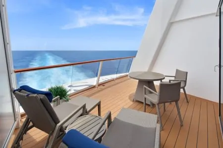 Сьют с балконом Sky Loft Suite with Balcony (SL)