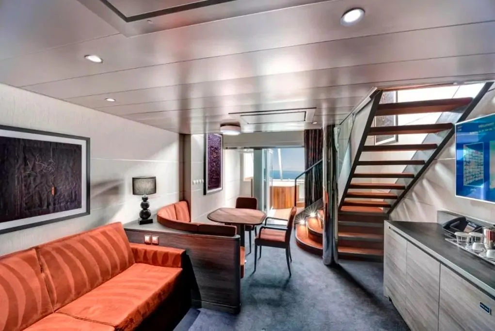 Сьют с джакузи Duplex Yacht Club (YJD)